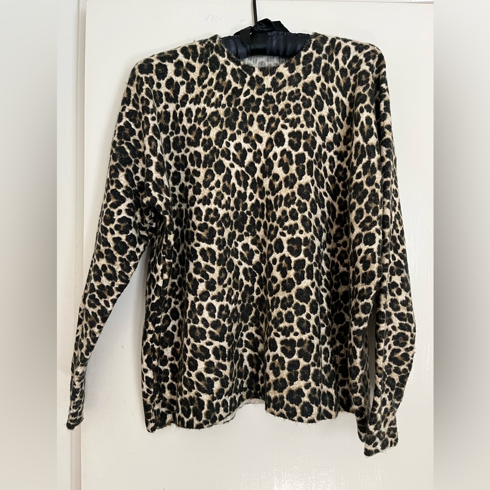 Vince Camuto leopard print sweater